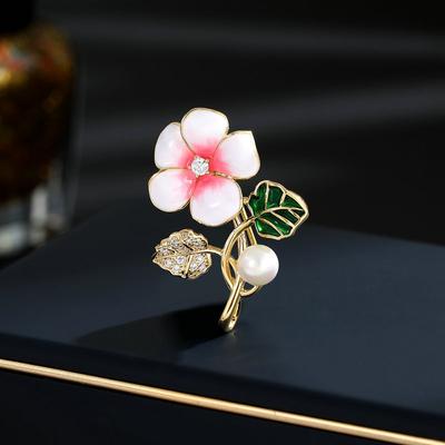 Artistic and Fresh Oil-dripping Flower-patterned Brooch for Women's Cardigans To Prevent Exposure and Fix Clothes