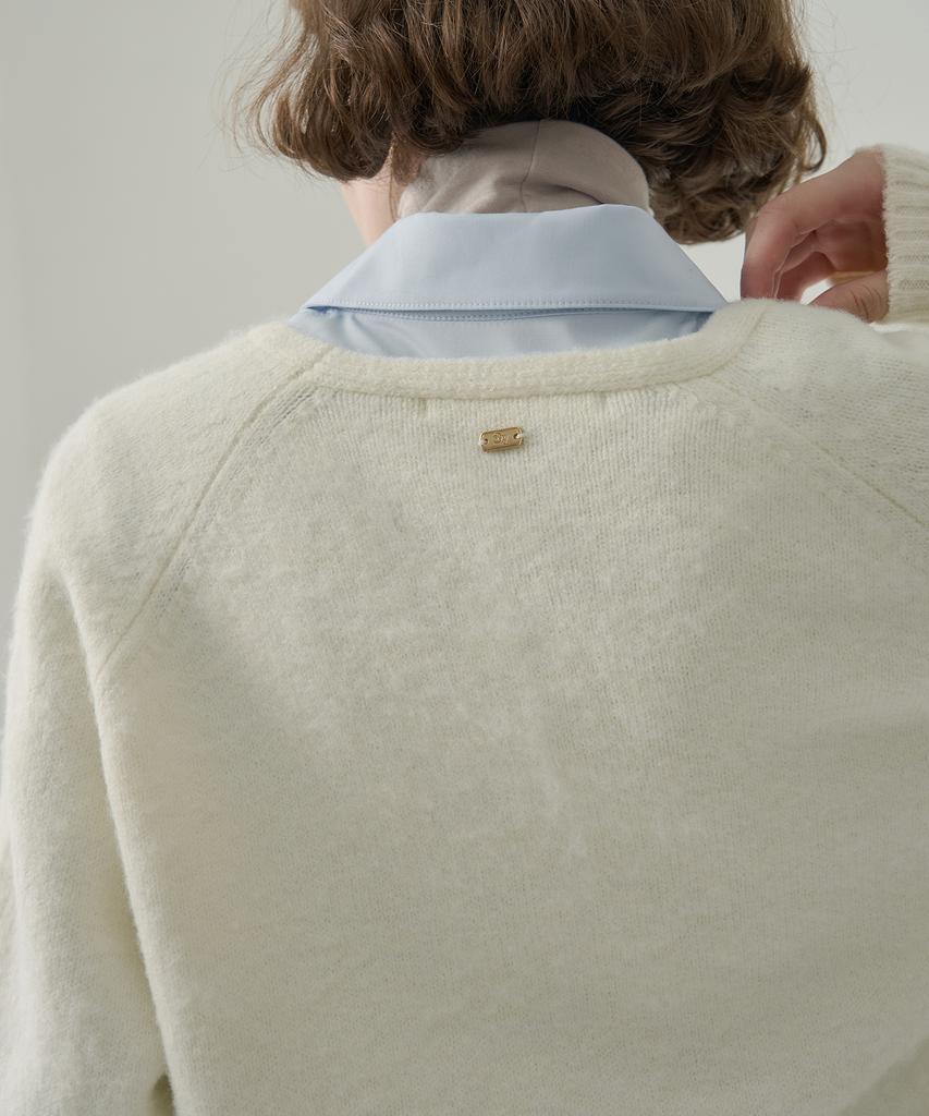 Deuloupisumeon Hairy Wool V-Neck Pullover Knit [Black]