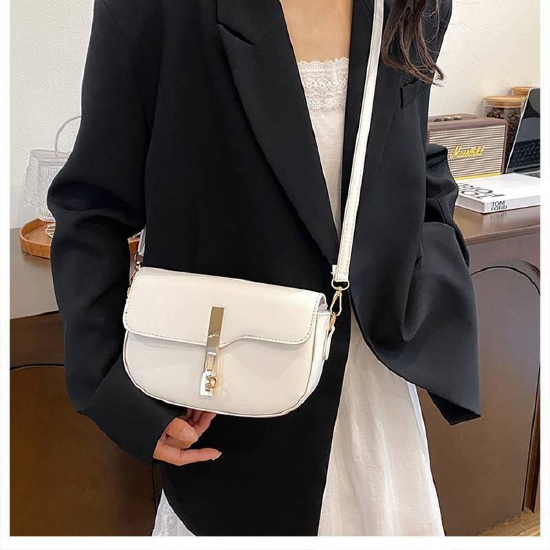 Simple Minimalist Pu Leather Saddle Bag With Stitching Details And Polyester Lining