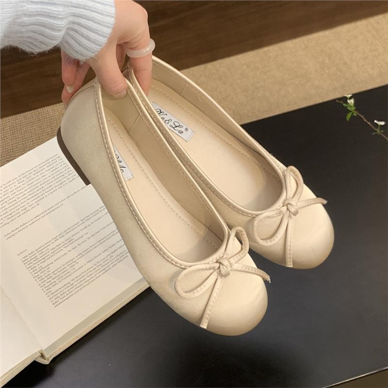 Chaussures de ballet simples à bout rond et semelle souple pour femmes, printemps nouveau, surface en soie et satin, confortables à fond plat, à enfiler