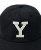 Gorra con Correa de Cuero y Logo Y de YALE_Negra