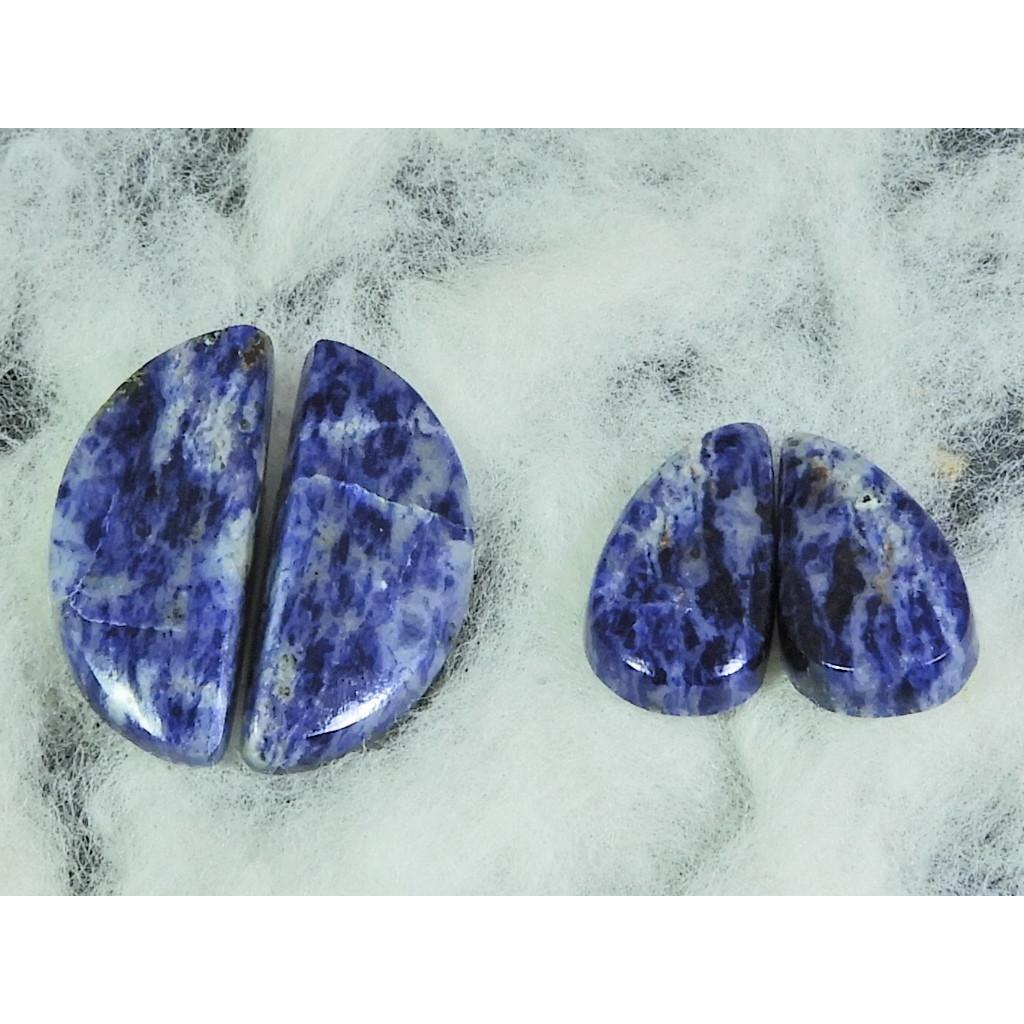 39 ct. Természetes kék szodalit pár, különleges cabochon, laza drágakő, 2 pár tétel B-130