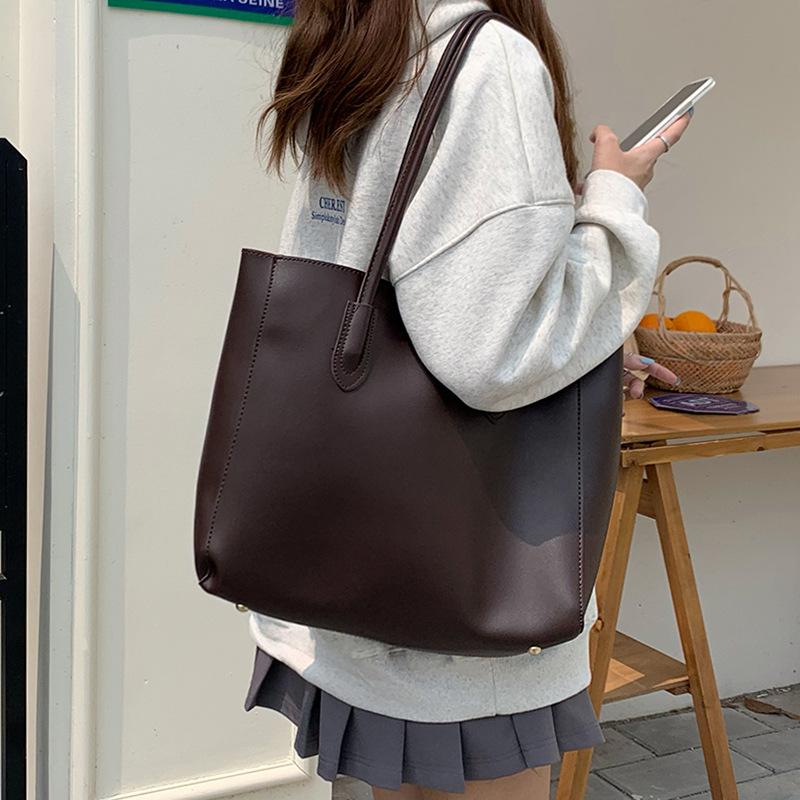 Retro Tote Bag Women's New Korean Commuter Bag Fashionable and Versatile Ins Large Capacity Shoulder Bag Trendy