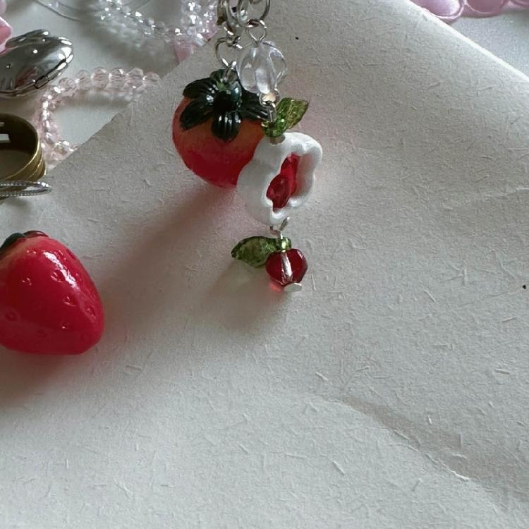 Sweet Strawberry Beaded Pendant Charm for Mobiles and Key Holders Phone Lanyards