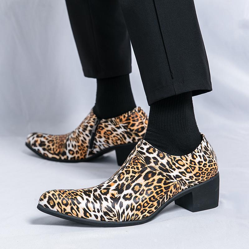 Herren Loafer High Heels mit großem Leopardenmuster - Modische Lederschuhe für Partys und Hochzeiten