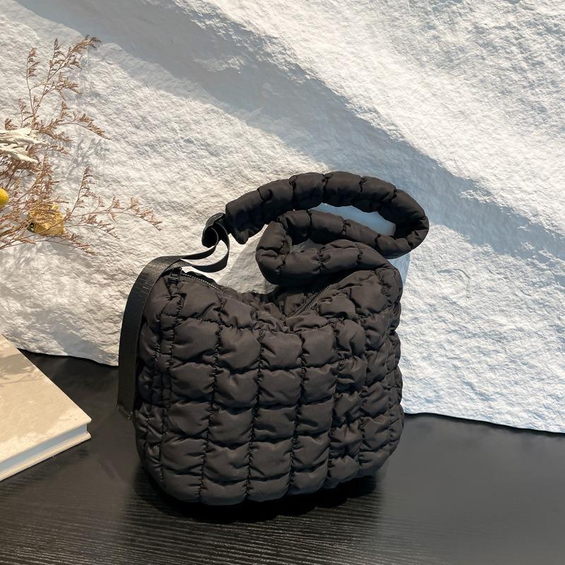 Nieuwe geplooide wolkentas grote schouderband verstelbare schoudertas grote capaciteit bubble tote messenger damestas