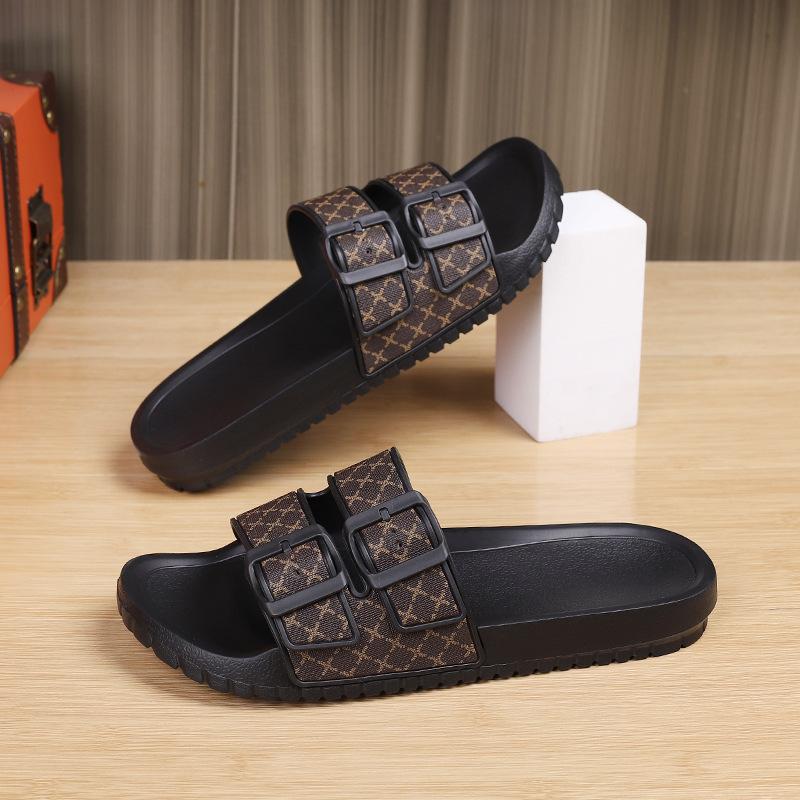 Slippers are worn outside in summer ins, indoor home bathrooms, baths, and soft soles are super comfortable sandals