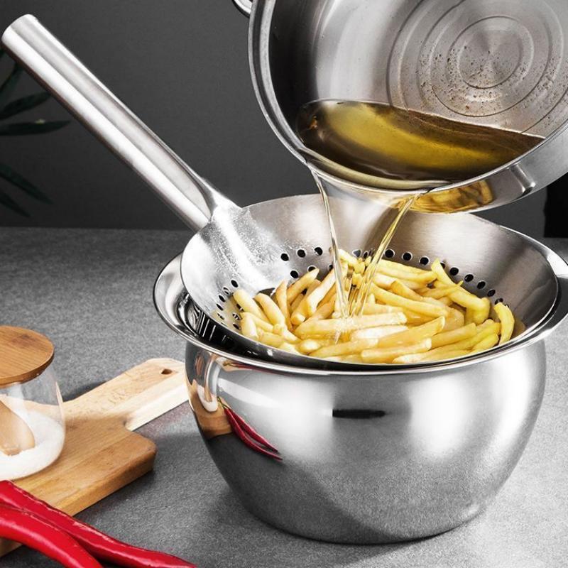 Stainless Steel Noodle Dumpling Skimmer with Long Handle and Mesh Design Reliable Strainer for Kitchen Use
