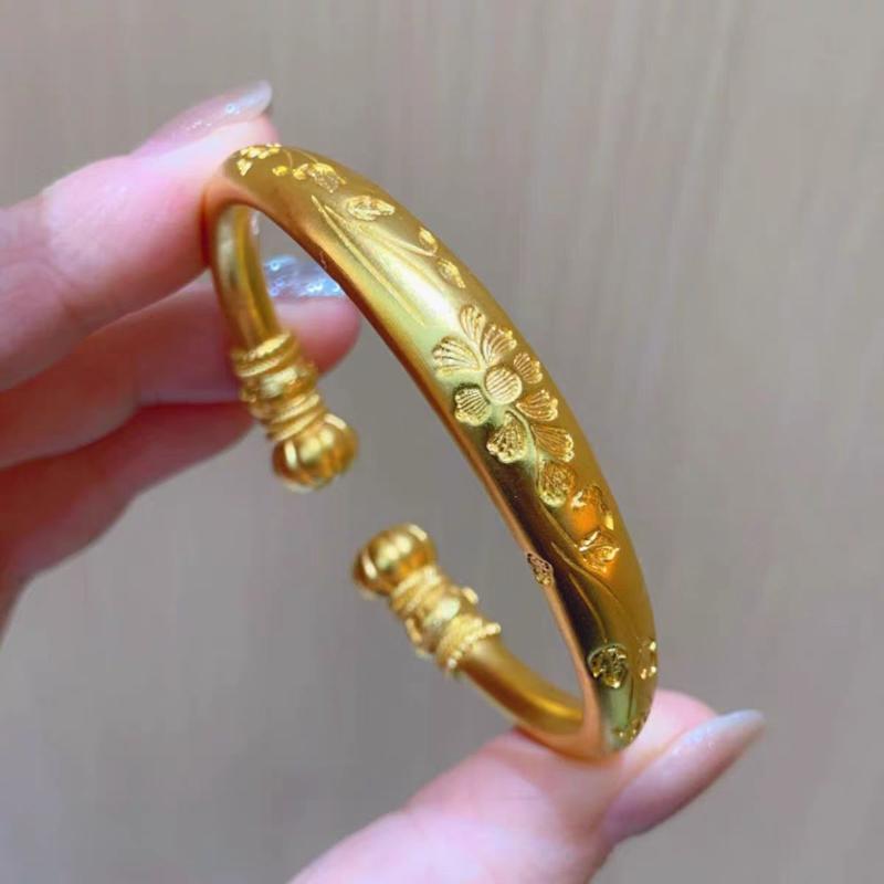 Vintage Open Cuff Floral Carved Bangle Gold Plated Chinese Style Non-Fading Jewelry for Women Dinner Party Wear
