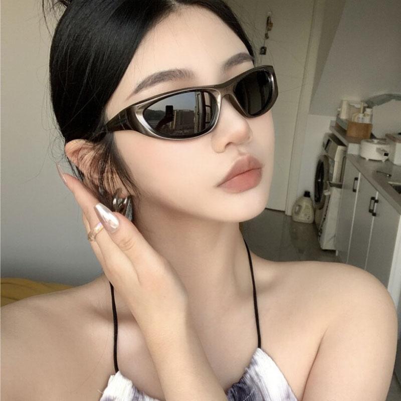Vintage Vintage Style Sun Glasses Female Punk Stylish UV Ray Blocking Cool Sun Glasses Bicycling Performance For Women Sunglass