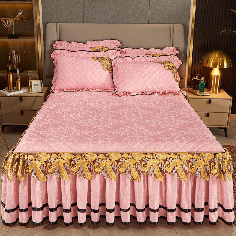 European Style Winter Velvet Thicken Bedspread Luxury Bed Skirt Style Bed Sheets Lace Embroidery Cotton Quilted Mattress Cover