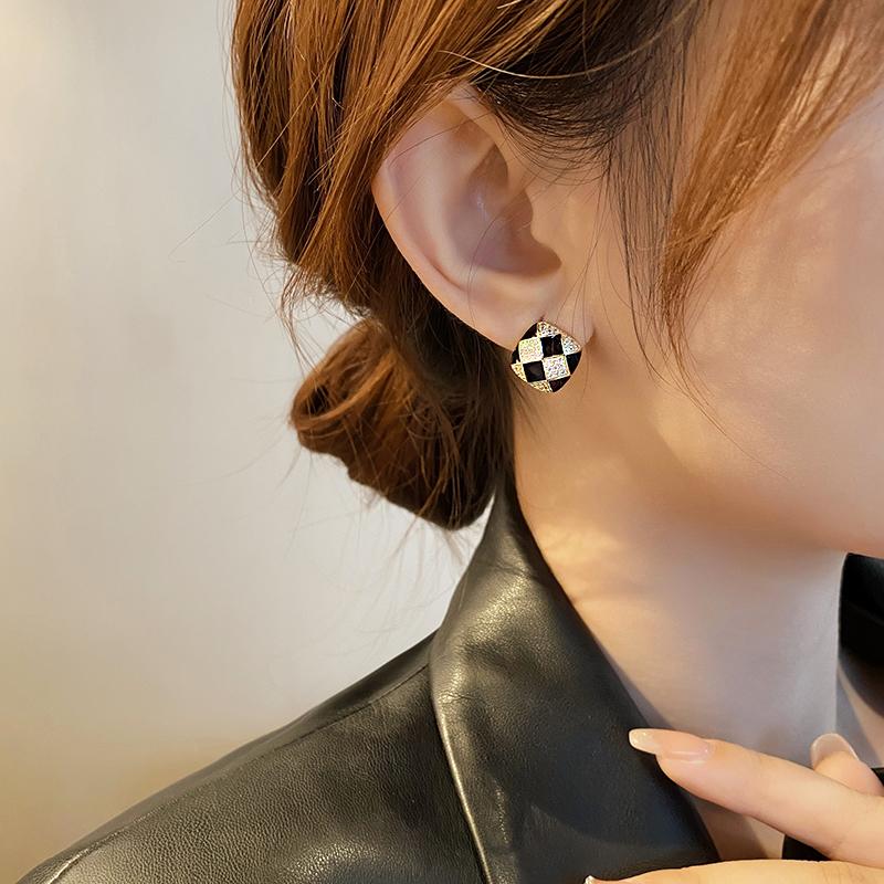 2pcs Design Sense Geometric Square Checkerboard Shape Earrings Korean Fashion Jewelry For Women's Party Delicate Accessories