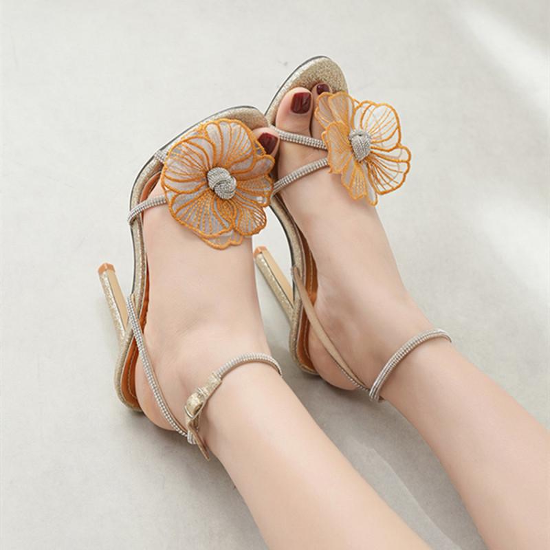 Mode Mode Strass Broderie Fleurs Design Sandales à Talons Femmes Sexy Talons Fins Été Élégant Boucle Slingback Chaussures de Robe