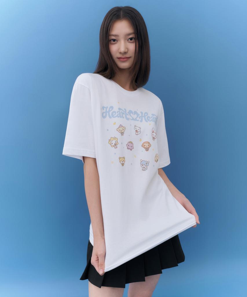 Musinsa Standard [Hearts2Hearts Collaboration] Hearts2Hearts T-Shirt [White]