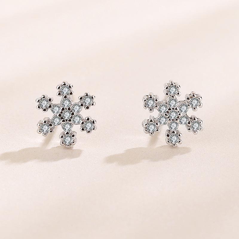 S925 Sterling Silver Christmas Snowflake Stud Earrings with Inlaid Diamonds - Elegant and Stylish for Women