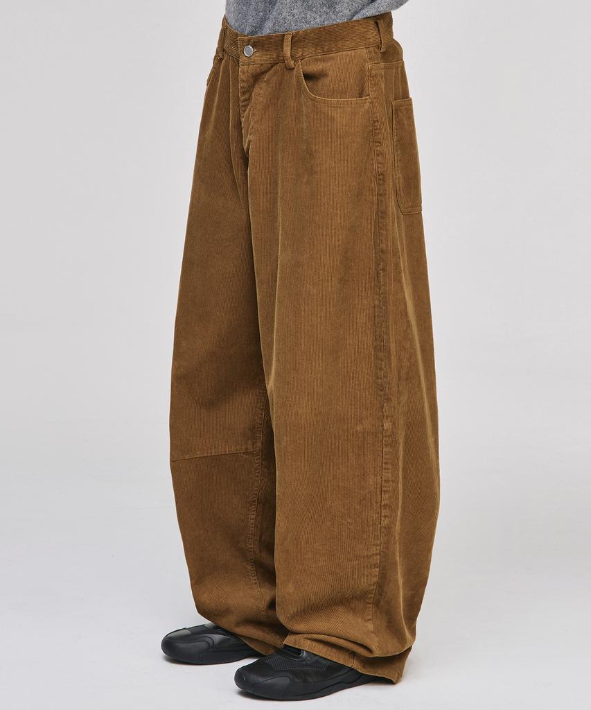 SIGNATURE Wide Curved Dart Corduroy Pants [Beige]