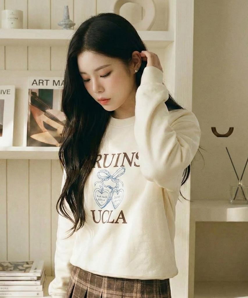 UCLA Unisex Ucla Heart Logo Sweatshirt [Ivory](Ubrlta6)
