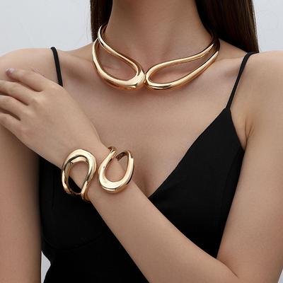 Accessoires Schlichte Nische Mehrlagiges Halsband Choker Persönlichkeit Übertriebener Wind Halskette Armband Weiblich