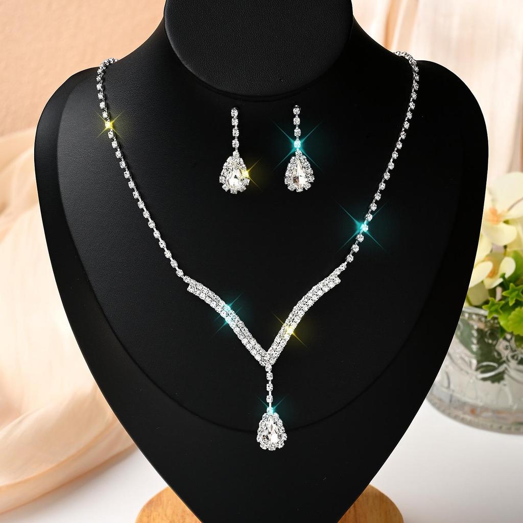 Oslnivá sada svatebního náhrdelníku a náušnic s kamínky a zirkony - Elegantní svatební doplňky