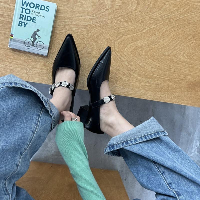Women Flats Shoes Pointed Toe 2026 New Fashion Mary Janes Rhinestones Female Shallow Footwear Buckle Strap Ladies Flats Shoes