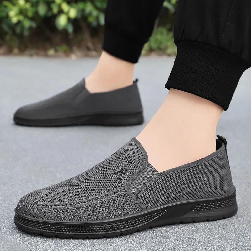 Zomer 2024 Nieuwe Lichtgewicht en Comfortabele Herenschoenen Instappers Oude Peking Rustdoek Schoenen Herenstijl