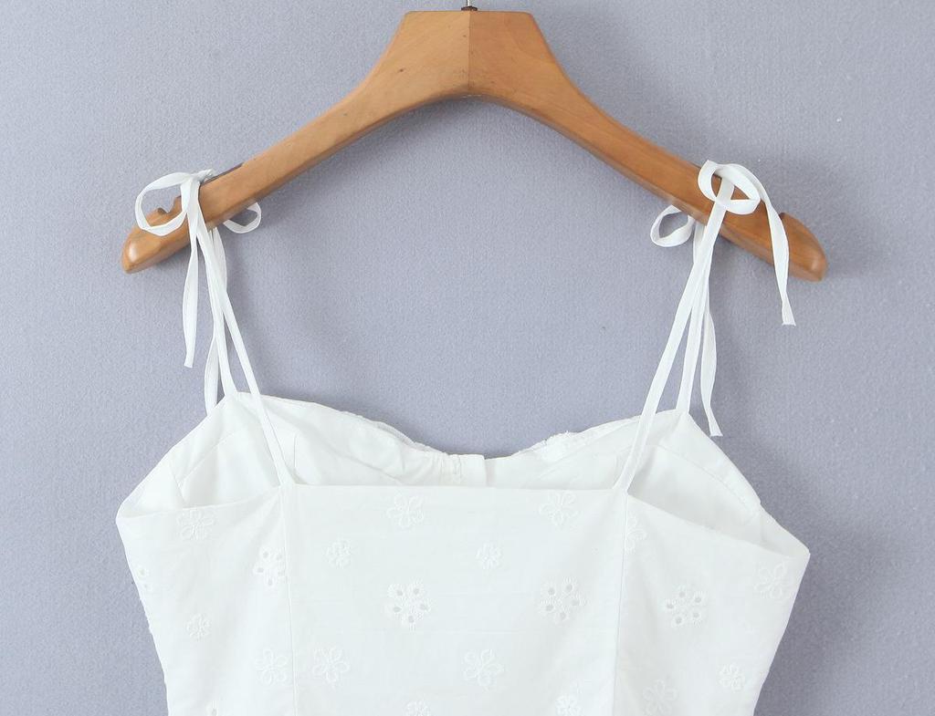 2026 French Style Women's Suit: Embroidered Bandeau Top + Low-Waist Lace-Up Skirt