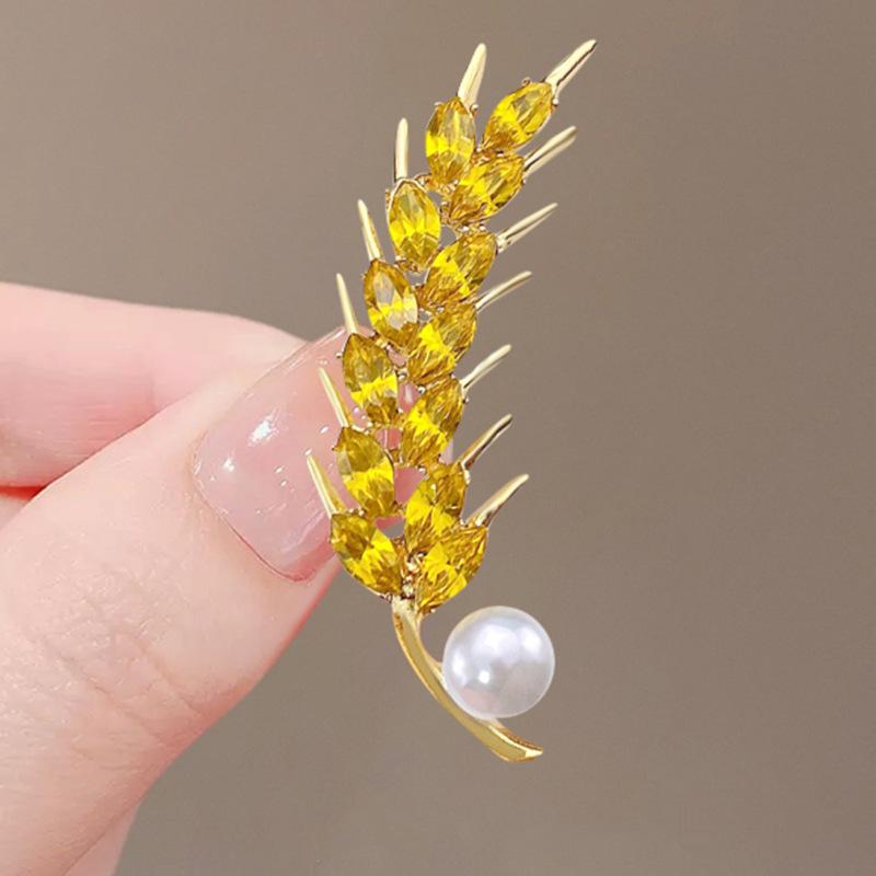 Fashion Brooch Female Highend Corsage Antilight Butterfly Brooch Highend Niche Corsage