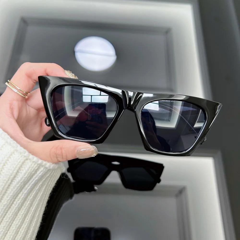Lunettes de soleil carrées vintage pour femmes, marque de créateur, rétro, pour la conduite, mode féminine, noires, d'extérieur, miroir