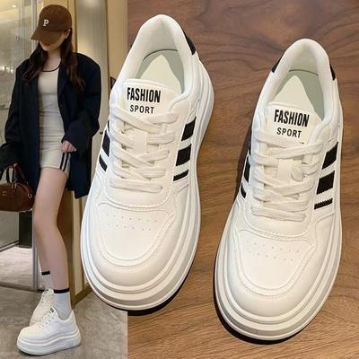 Raised Platform White Shoes Women's New 2025 Spring Internet Celebrity Super Fire Small Casual Muffin Shoes Board Shoes
