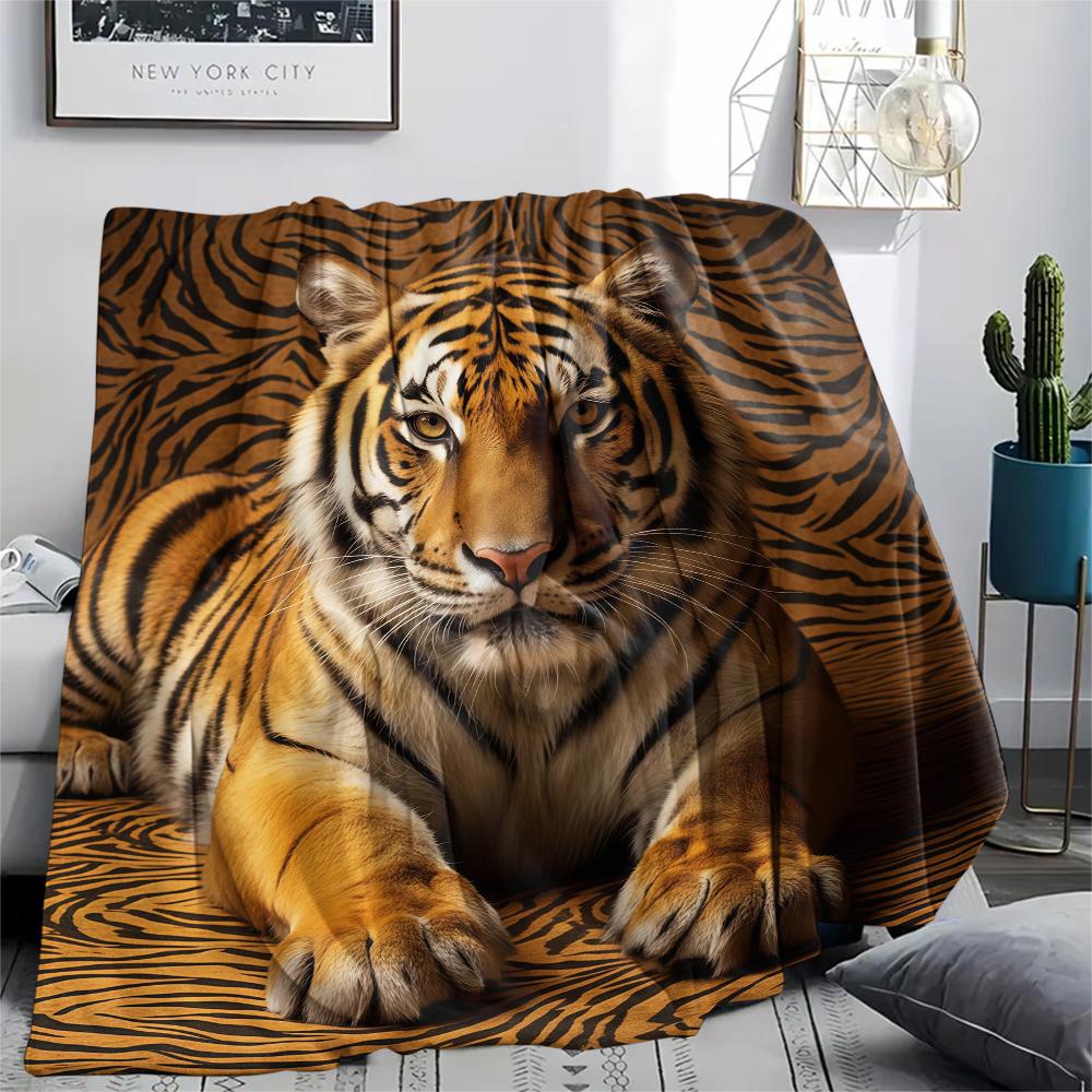 1Pc Cartoon Print Flannel Blanket, High Quality Comfortable for All Seasons, Home Decor, Warmth and Comfort, Perfect for Christmas Birthday Gift