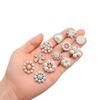 Accessoires de chapeau en forme de fleur Accessoires de coiffure Épingles à cheveux en perles Boutons en strass Bouton en perle