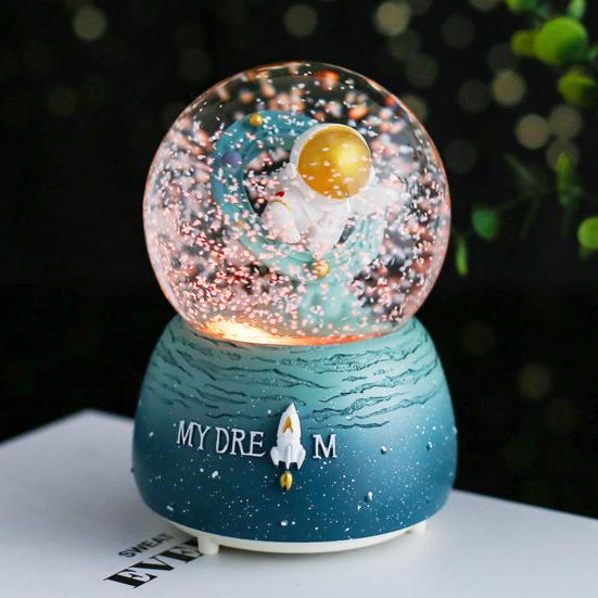High Quality Water Globe Delicate Realistic Shape Glitter