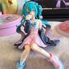 Neueste Hatsune Miku Anime Figur Rosa Sakura Sitzende Position PVC Action Figur Modell Spielzeug Dekoration Sammlerstücke Geschenke