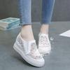 Pustende Mesh White Wedge Sneaker Høy plattformhøyde Økt skjulte sko Sommer Wild Casual Nettsko med tykk såle
