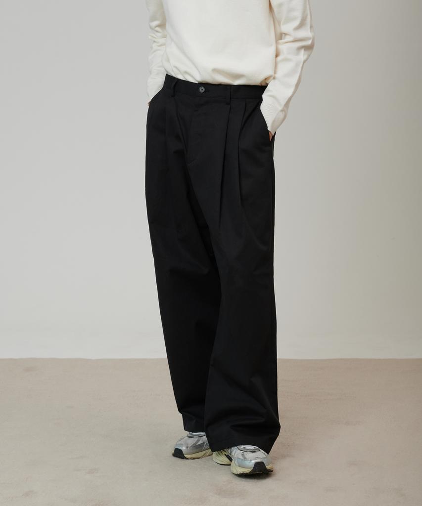 PINBLACK (Men) Classic Cotton Double-Pleat Chino Pants Black
