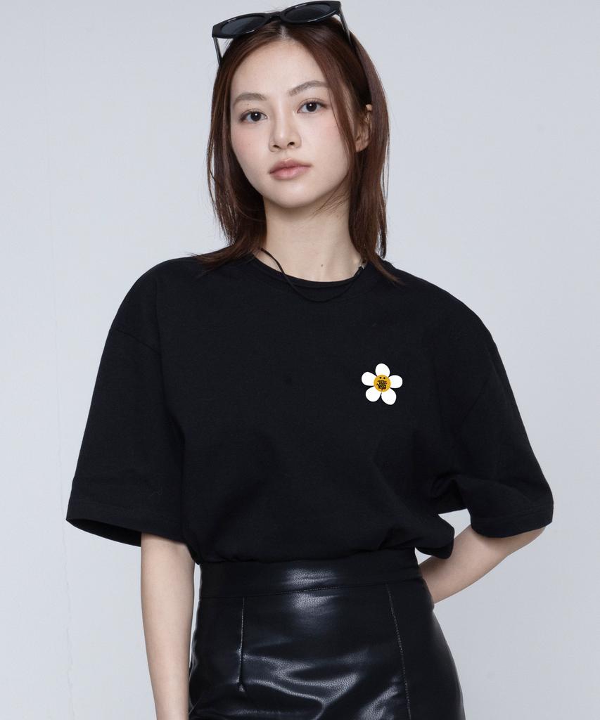 GRAVER [Unisex] Tyl Small Flower Dot Smile Short Sleeve T-Shirt_Black