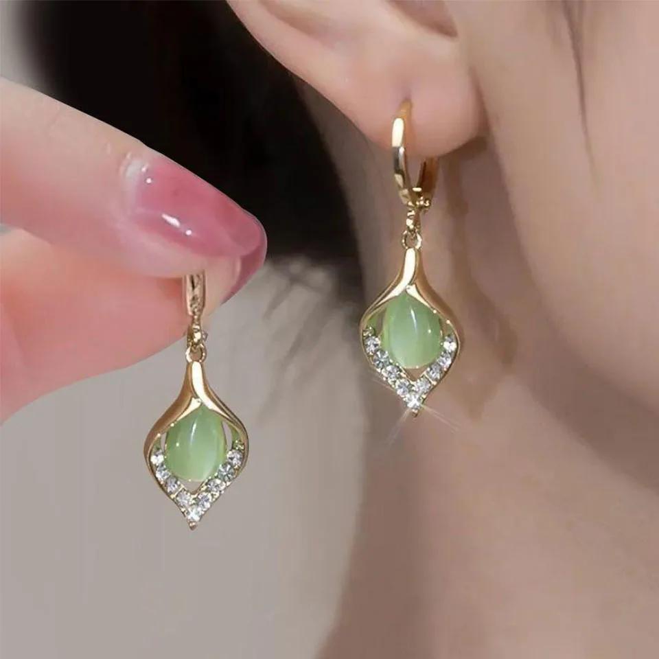 Fashion Angel Eye Earrings Gold Color Plated Rhinestones Inlay Tulip Petal Hoop Earring Women's Party Zircon