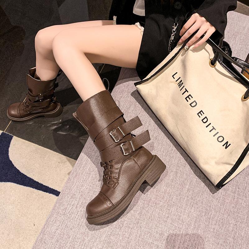 Martin Boots Damen 2025 neue Lokomotivstiefel trendige Gürtelschnalle runde Spitze dicker Absatz kurze Stiefel europäische und amerikanische Außenhandelsstiefel