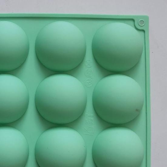 Silicone Chocolate Mold 15 Cavity Round Shape Baking Mold Non-Stick Freezer Mold Oven Safe Cake Mold for DIY Candy Jelly Dessert Ice Cream