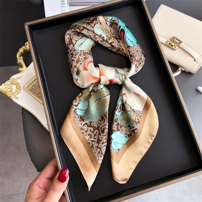 Retro pattern Yayun printing silk scarf square scarf high-end shawl sunscreen neck small square scarf headscarf women's scarf