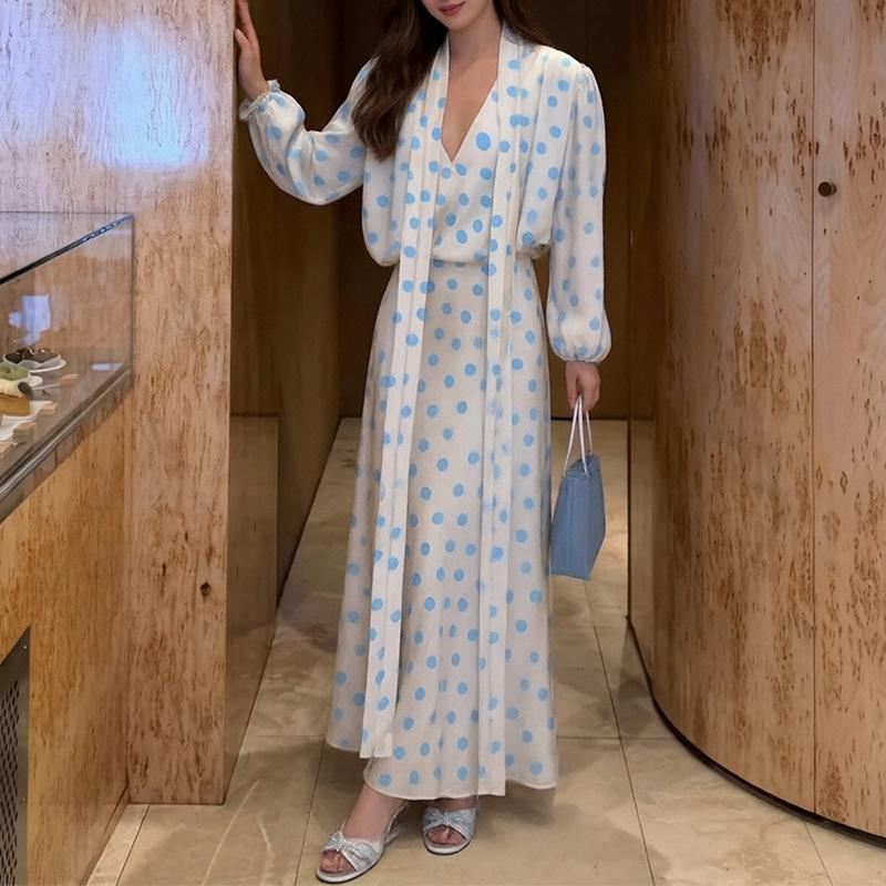 Women's Clothing, New Spring Models In Europe and America, Retro Polka Dot V-neck Bubble Sleeve Waist Dress
