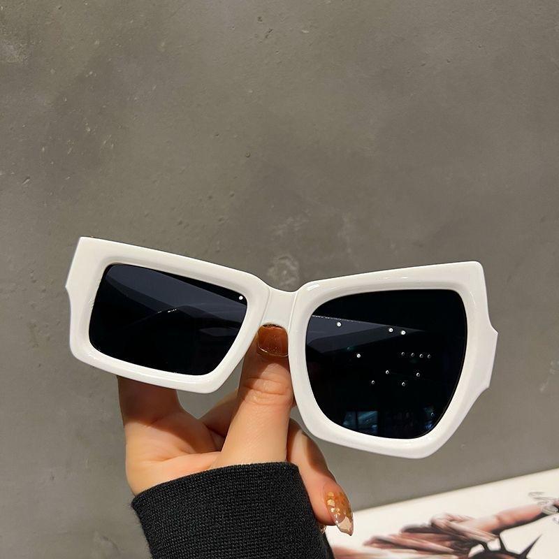 European and American Style Fashionable Eyebrow-Picking Sunglasses Fashionable Street Shooting All-Match Uv-Proof Sunglasses Party Funny Glasses