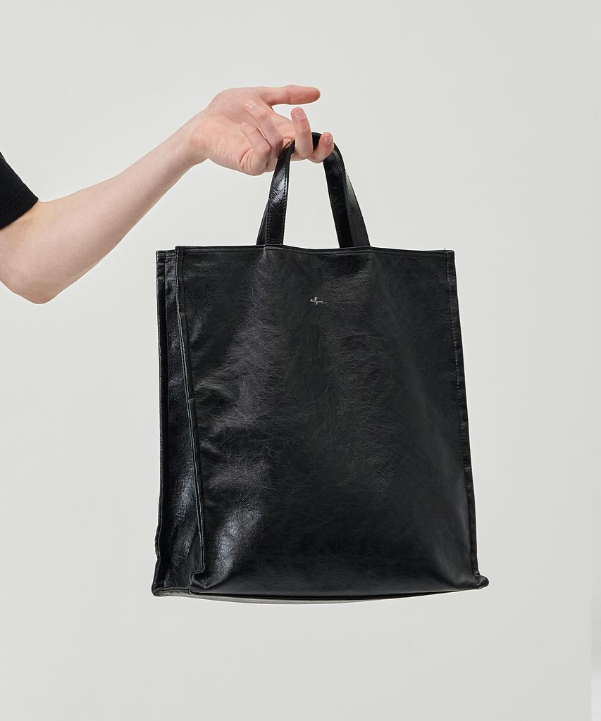 The-Abon Crack Square Tote Bag Black