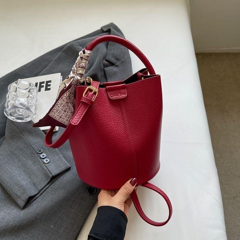 New Popular New Light Luxury Red One Shoulder Foreign Style Fashion Portable Diagonal Cross Season Bucket Bag Female Crossbody Today A