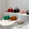 Niche Trendová Malá Štvorcová Taška Dámska Nová Retro a Módna Crossbody Taška Ležérna Jednoduchá Taška cez Rameno Dámska Taška