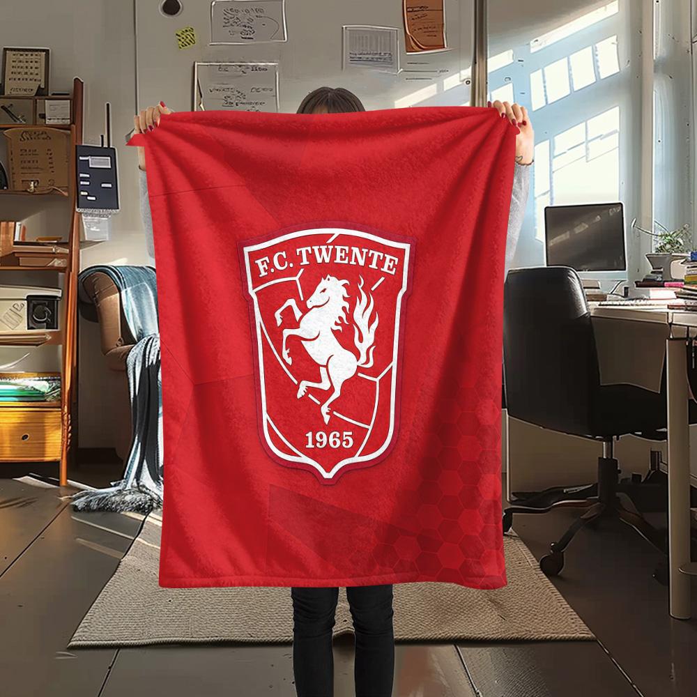 FC Twente Flanellen Deken, Hoge Kwaliteit, Comfortabel voor Alle Seizoenen, Woondecoratie, Warmte en Comfort
