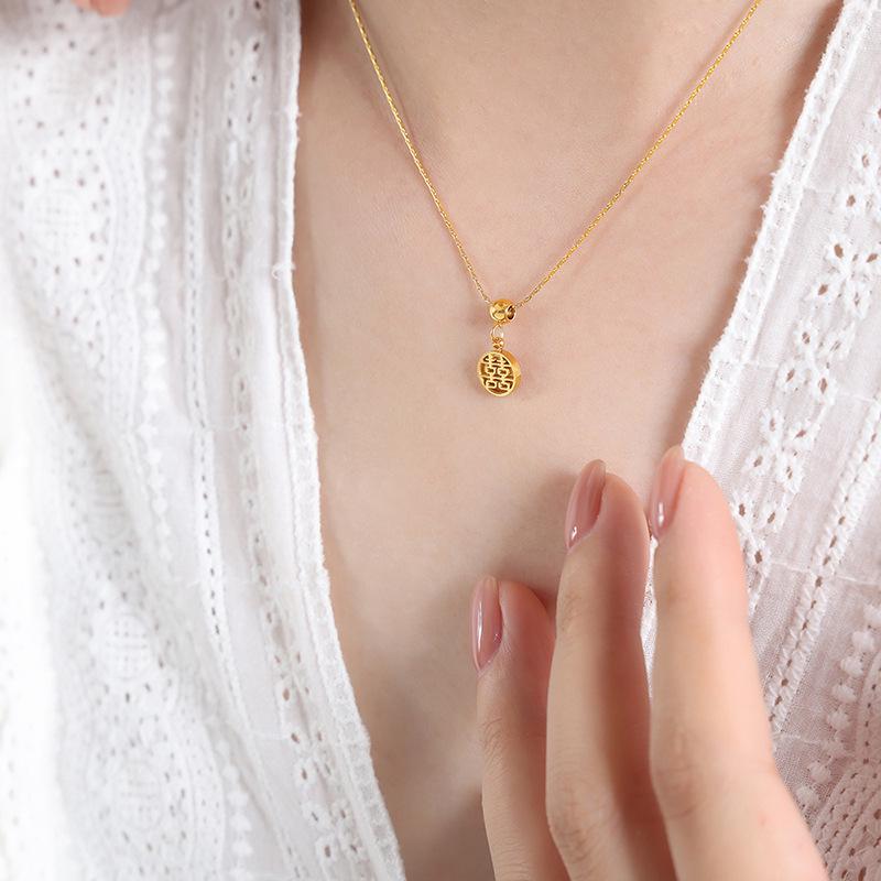 Elegant Double Happiness Hollow Pendant Necklace in 18K Gold Titanium Steel - Retro Chinese Style Clavicle Chain for Women