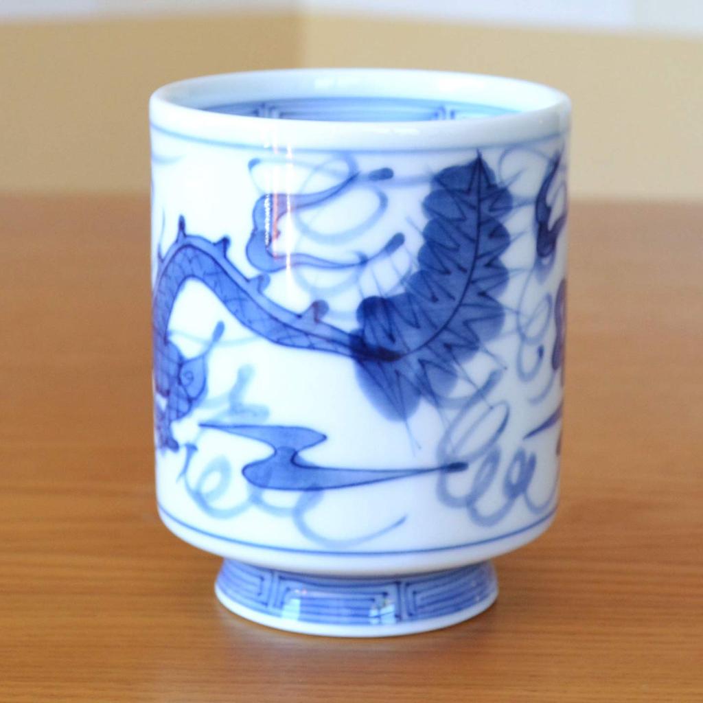 Arita ware dragon large in a wooden High-quality ware/Hasami teacup, hand-painted design, size, box.