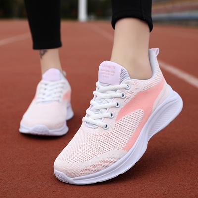 Liela izmēra sporta apavi sieviešu pavasara un vasaras jauni sietiņveida elpojoši studentu skriešanas apavi sieviešu īpaši viegli ar mīkām zolēm ceļojumu apavi