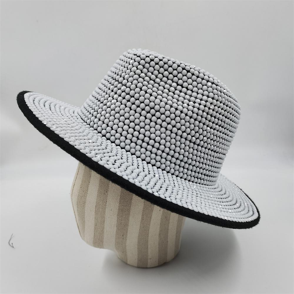 Strass- und Perlen-Fedoras Jazzhüte für Männer und Frauen Rote passende Schwarze Diamant-Fedoras Bühnenbankettkappe 2022 Großhandel